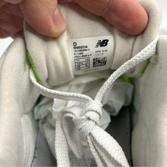 New Balance 992 “White Neon Cyan” 2023 - Picture 8 of 8
